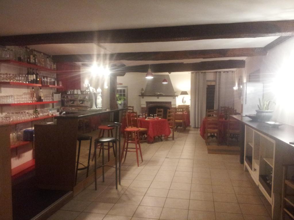 Hotel Restaurant Henri IV Eauze エクステリア 写真