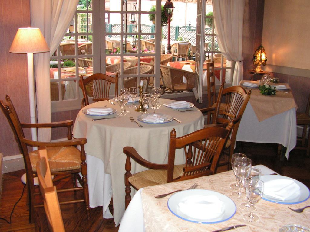 Hotel Restaurant Henri IV Eauze エクステリア 写真
