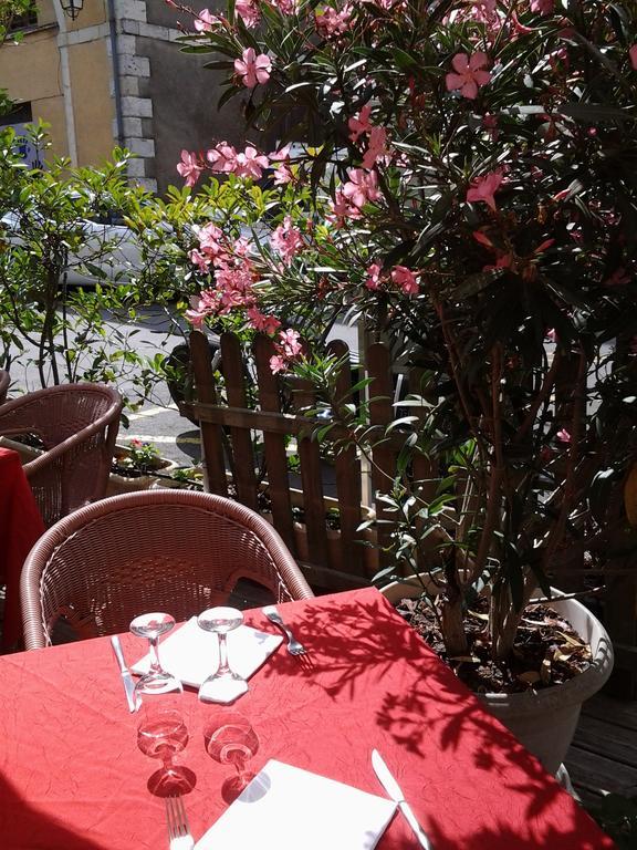 Hotel Restaurant Henri IV Eauze エクステリア 写真
